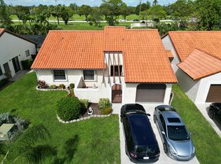 21 Columbia Ct, Deerfield Beach, FL 33442
