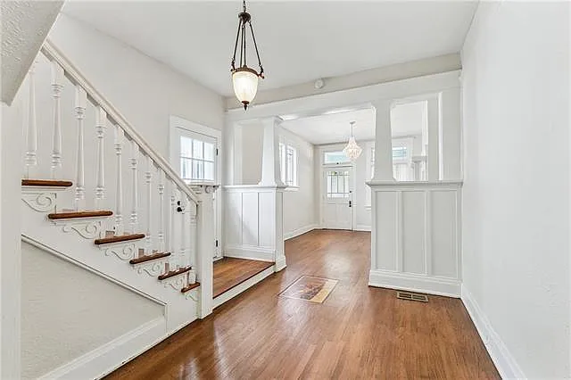 4 bed, 2.0 bath, 1991 sqft, $3,200 — Photo 4