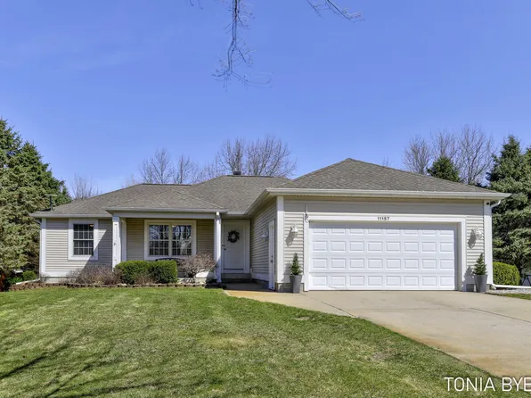 11157 Stanton St, West Olive, MI 49460