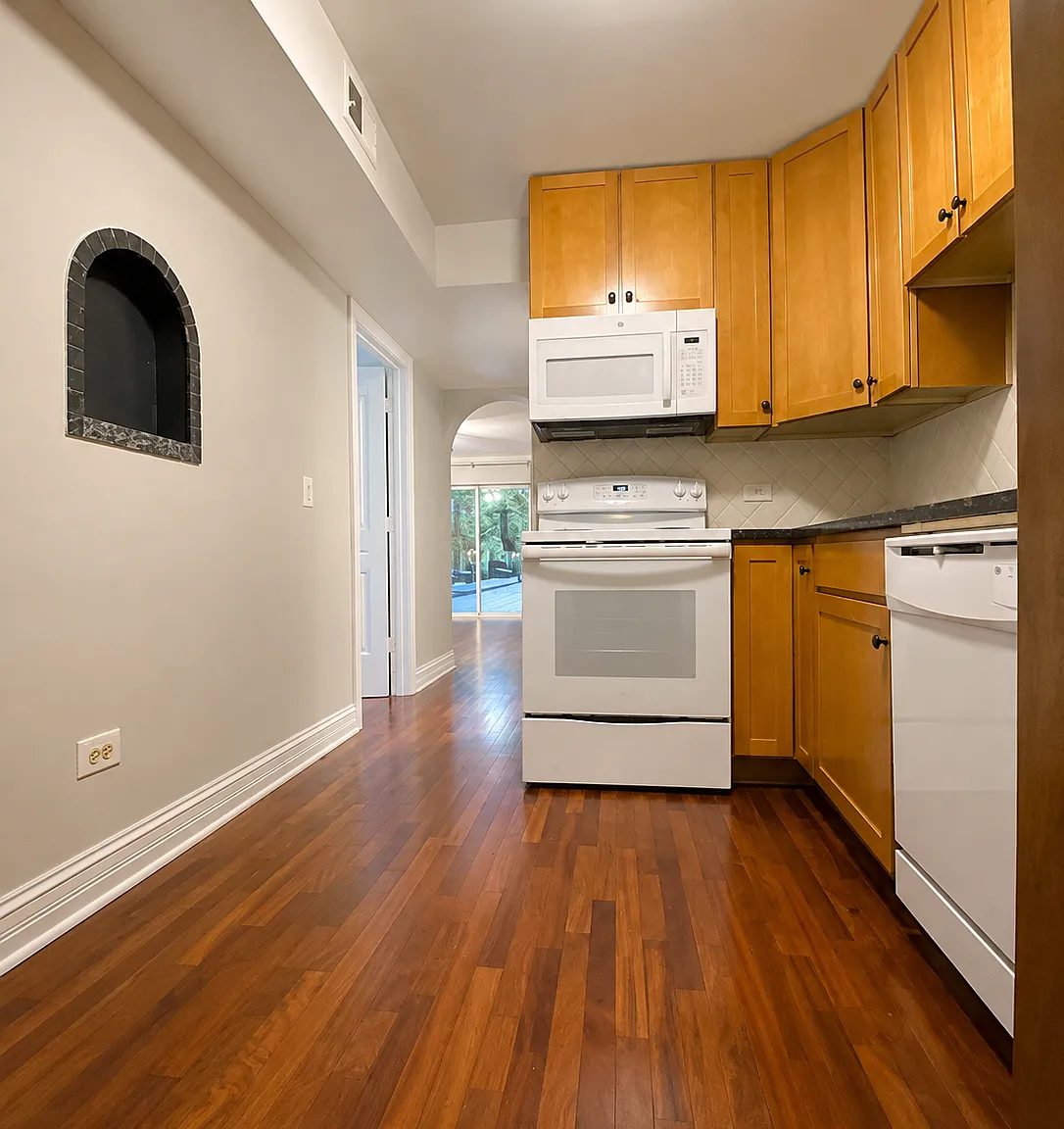 1 bed, 750 sqft, $1,500 — Photo 4