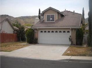 11957 Maple Leaf Ln, Fontana, CA 92337