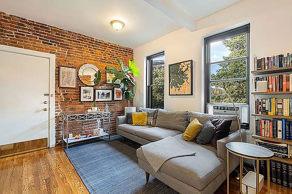 1st image of 126 Joralemon St #2