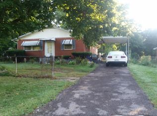 601 Cedarcrest Dr, Vine Grove, KY 40175