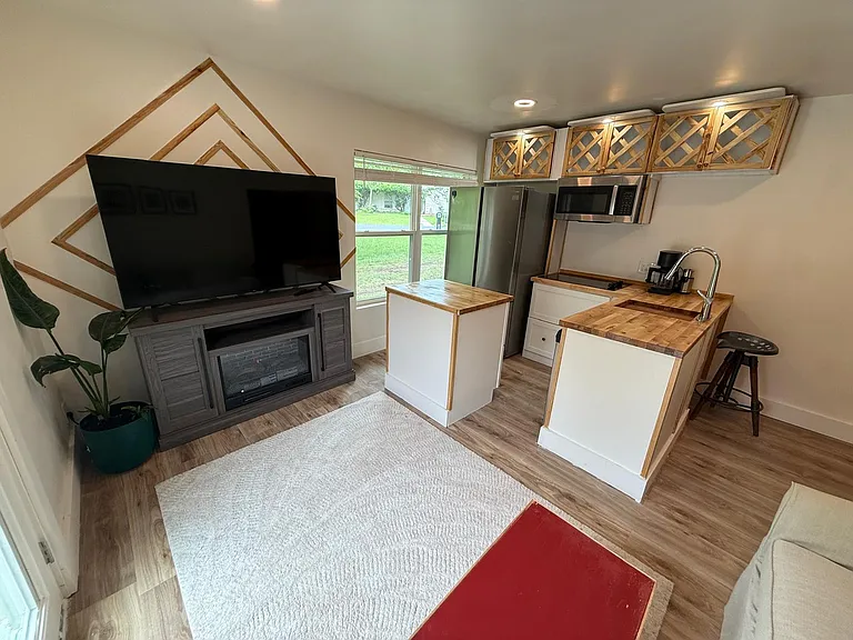 1501 Sheridan Trl — Photo 1