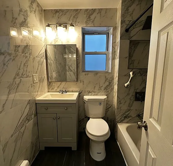 2673 Bainbridge Ave #2 — Photo 9