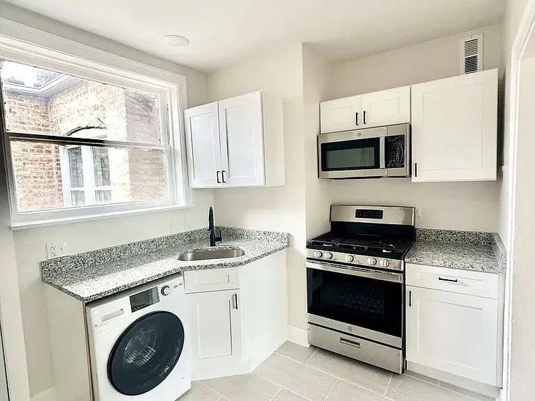 3701 W Division St #2 — Photo 2