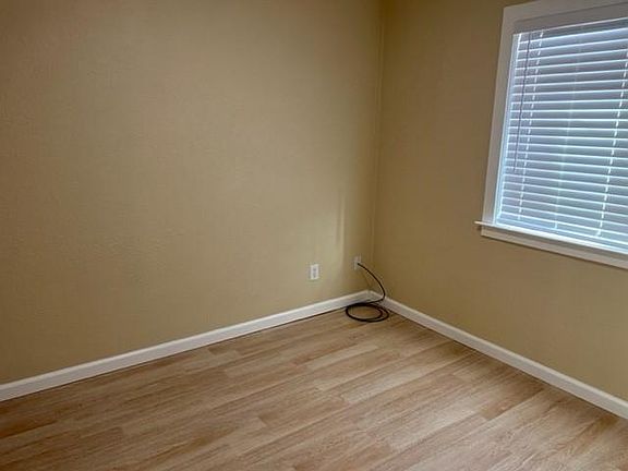 3rd image of 5175 Carol Dr APT 2