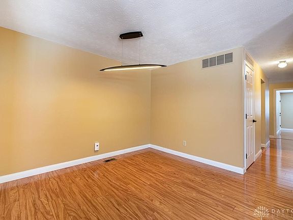 5th image of 4913 Foxdale Dr