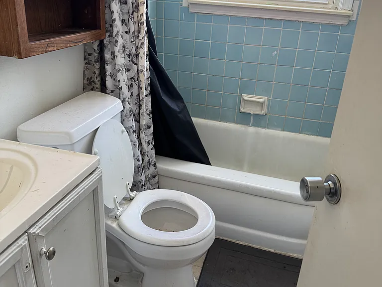 24502 W Chicago — Photo 3