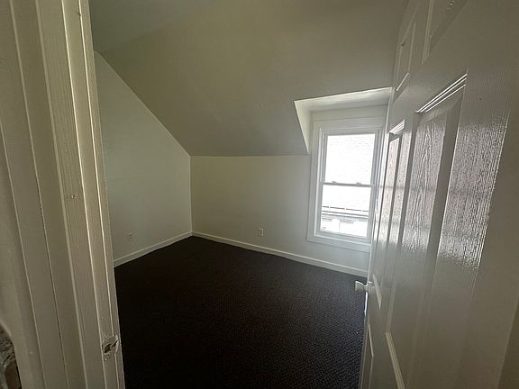 4th image of 1700 Winslow St #2