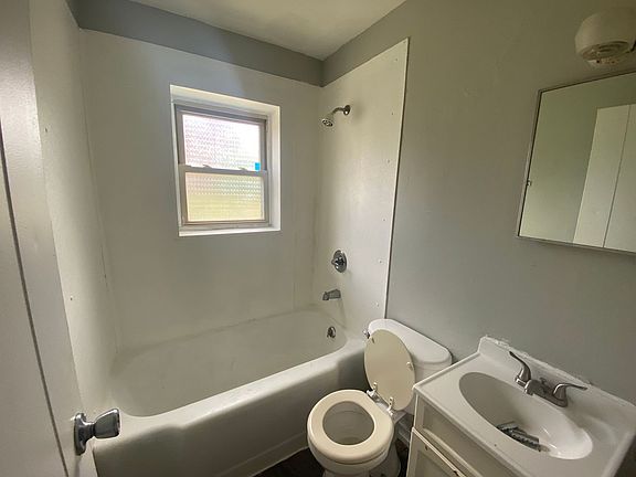 4th image of 1203 E 11th St #1025-2