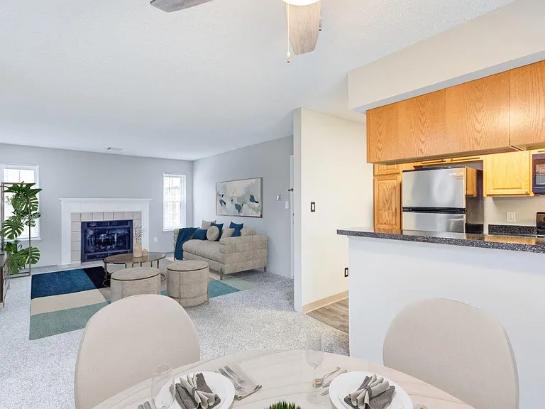 The Lakes of Schaumburg Apartment Homes — Photo 6