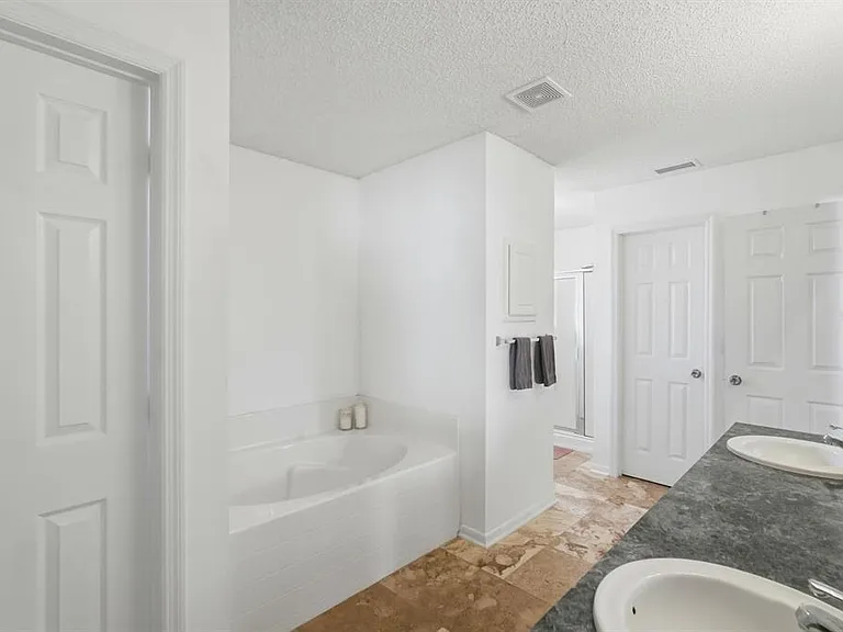 6 Reybury Ln — Photo 33