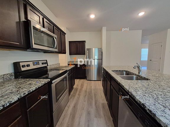 2nd image of 1081 Coldwater Dr