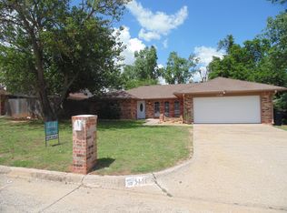 11109 Coachmans Rd, Yukon, OK 73099