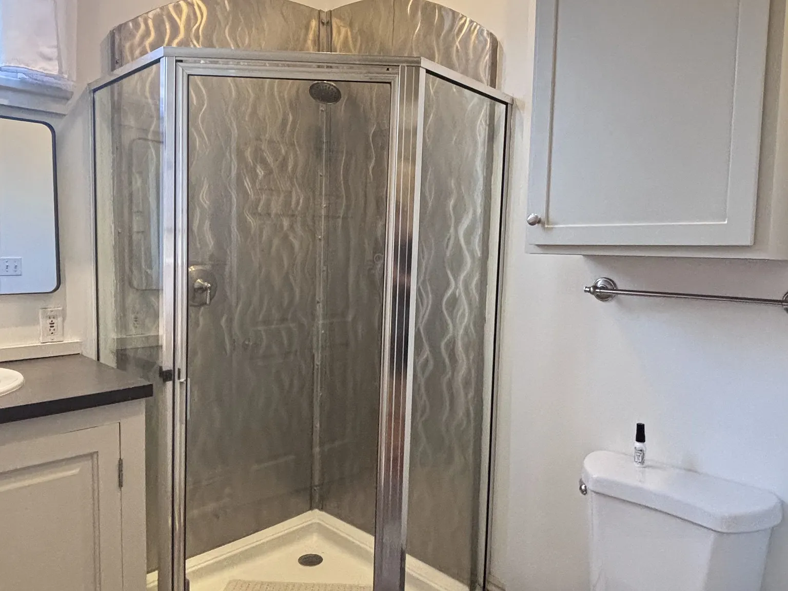 2 bed, 1000 sqft, $2,200 — Photo 2