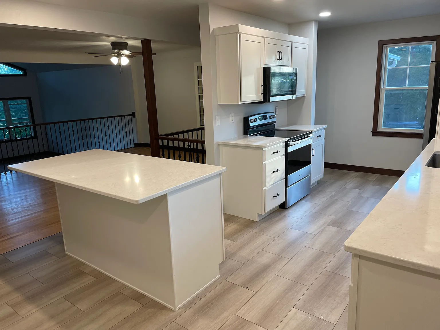 3 bed, 1.5 bath, 2248 sqft, $2,200 — Photo 3