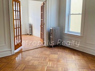 21-62 36th St, Astoria, NY 11105