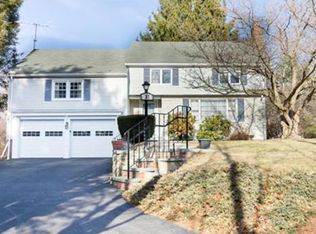 37 Autumn Ln, Waltham, MA 02451