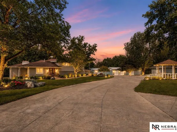 230 E 18th St, Wahoo, NE 68066