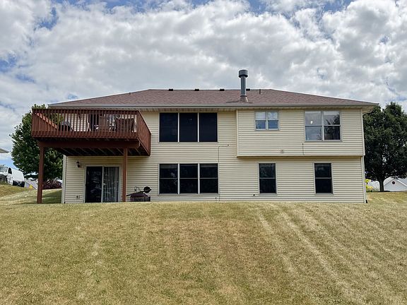 2nd image of 300 Gray Hawk Dr