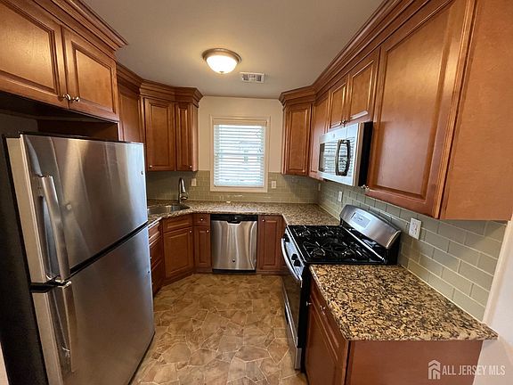 5th image of 16 E Kupsch St APT C