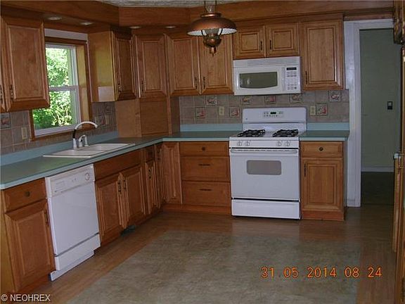 2nd image of 7166 Oak Ln