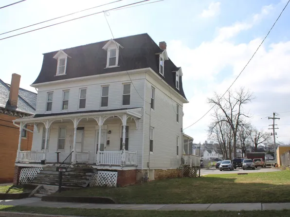 18 W High St, Red Lion, PA 17356