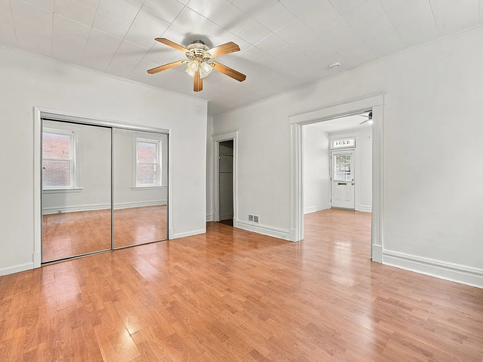 3251 Morganford Rd — Photo 2