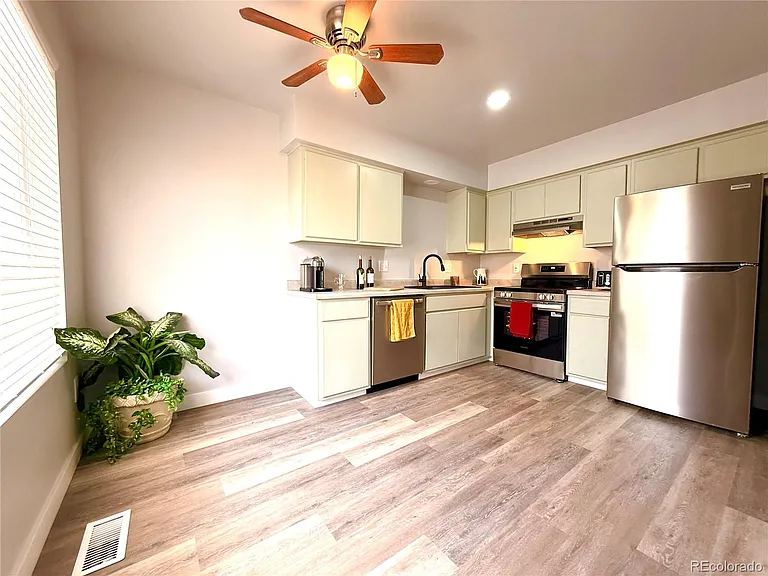 531 S Angus Ave #11 — Photo 2