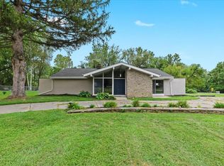 6886 Stockport Dr, Lambertville, MI 48144