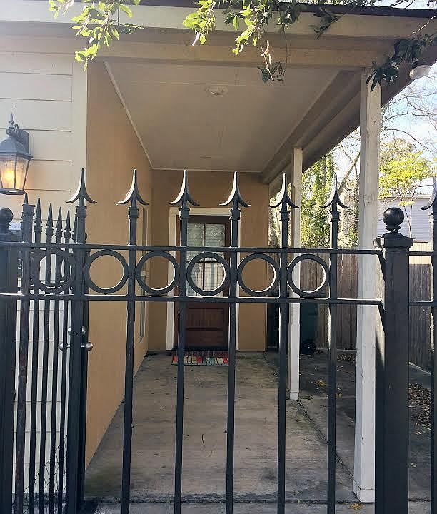 2nd image of 1620 Common St
