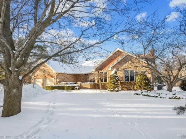 6572 Gotfredson Rd, Plymouth, MI 48170