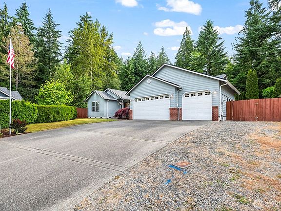 2nd image of 6703 65th Avenue NW