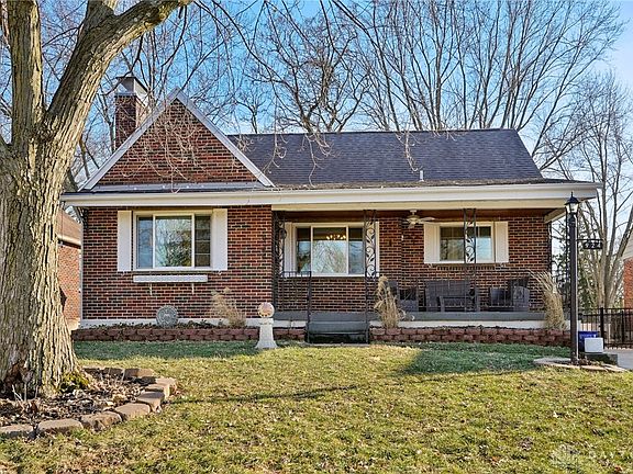 2nd image of 924 Greenmount Blvd