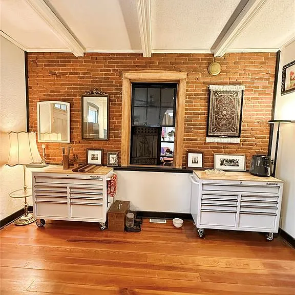 301 W Laurel St — Photo 22