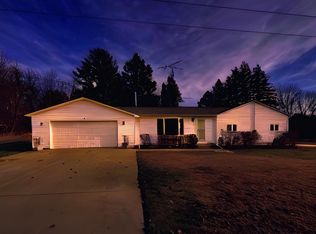 58 N Gordon Rd, Scottville, MI 49454