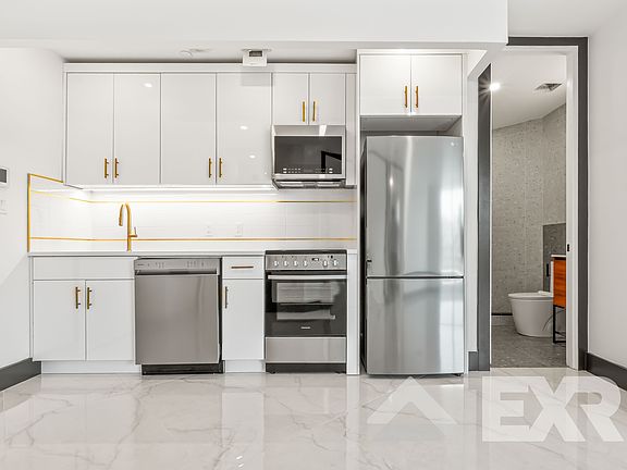 3rd image of 1336 Dekalb Ave #4I