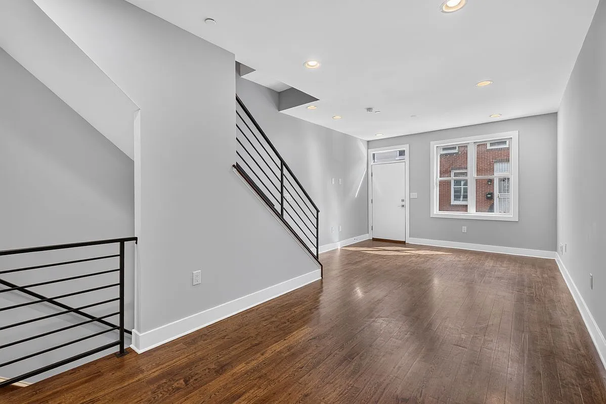 3 bed, 2.0 bath, 2000 sqft, $3,500 — Photo 3