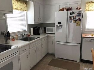 21 Park Ave, Babylon, NY 11702