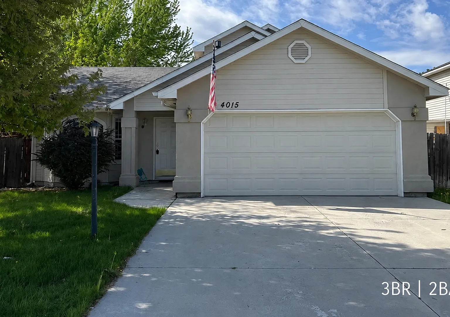 Beautifully updated 3-Bedroom Corner-Lot Home with Large Fenced Backyard & 2-Car Garage! — Photo 2