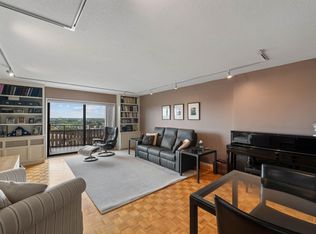 400 Groveland Ave APT 1208, Minneapolis, MN 55403