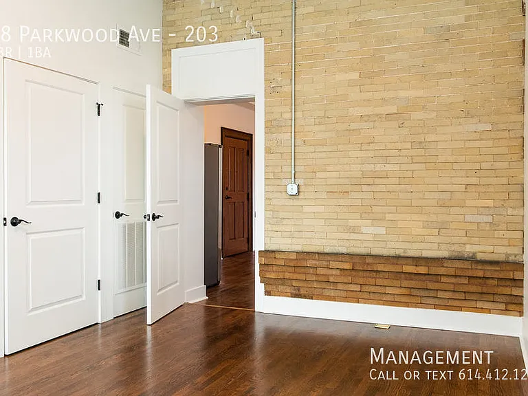 48 Parkwood Ave #203 — Photo 6