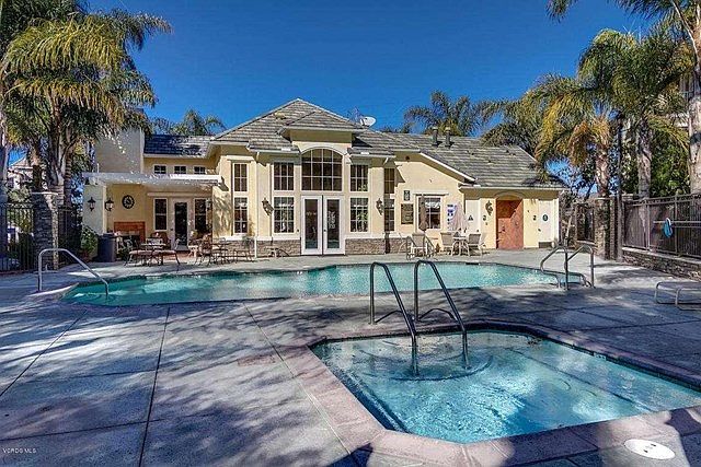 1690 Tanager St-large-010-6-Community Po