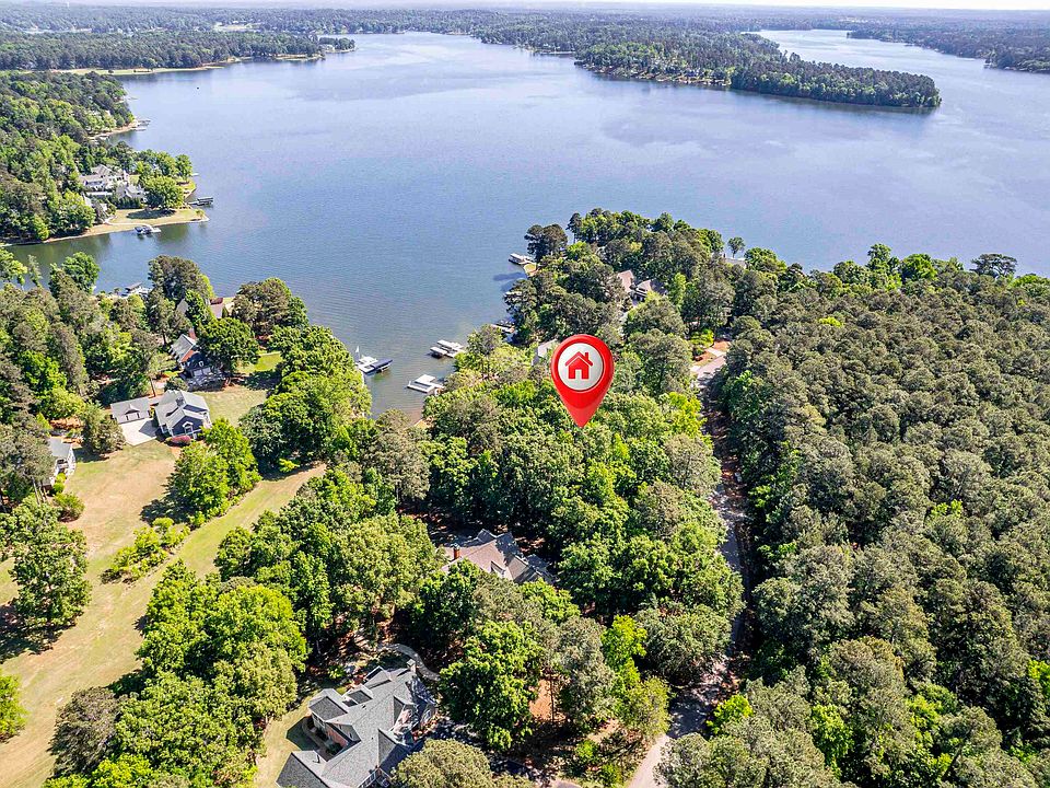 1st image of 113 Blue Heron Dr #11