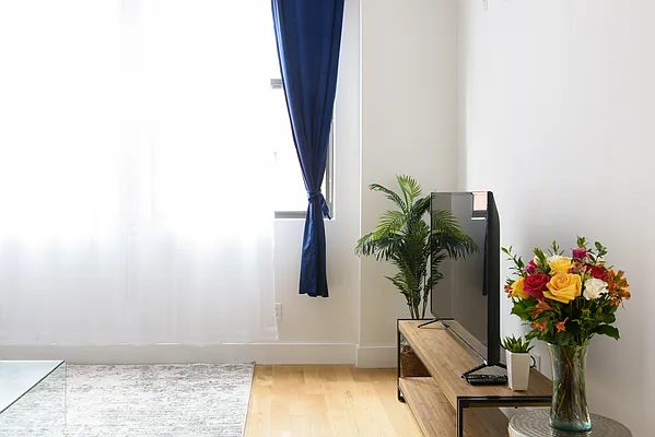 Rented by 517-525 West 45 LLC | media 4
