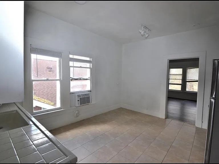 1517 Bonnie Brae St #4 — Photo 8