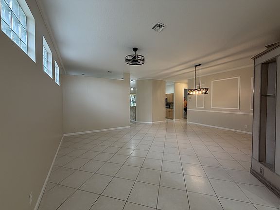 3rd image of 1649 SE Ballantrae Blvd N