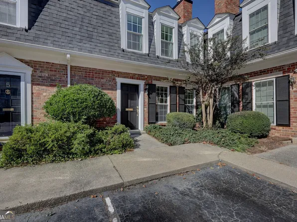 6 Kings Tavern Pl NW, Atlanta, GA 30318