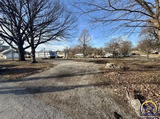 401 Kickapoo St, Hiawatha, KS 66434